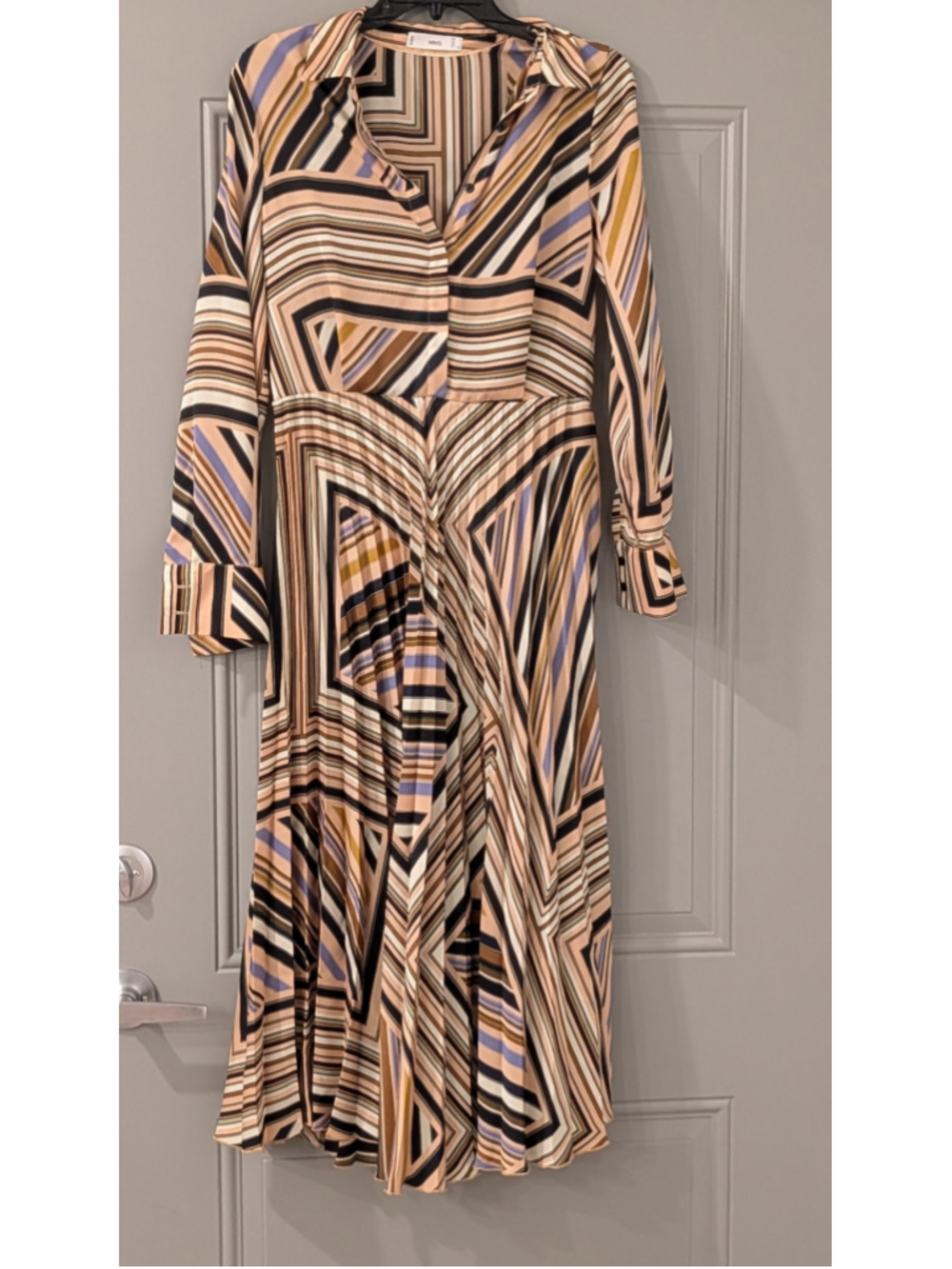 Women's Mango Midi Dress Size S Beige Black Striped Pleated Shirt Dress